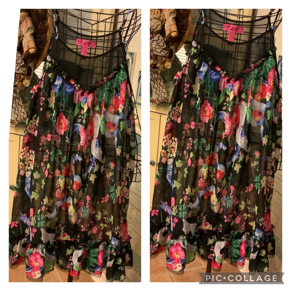 Night Gown 𝔹𝕖𝕥𝕤𝕖𝕪 𝕁𝕠𝕙𝕟𝕤𝕠𝕟 Size Med
